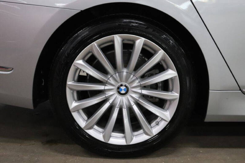 2020 BMW 7 Series 740i