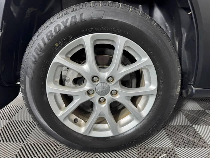 2015 Jeep Cherokee Sport