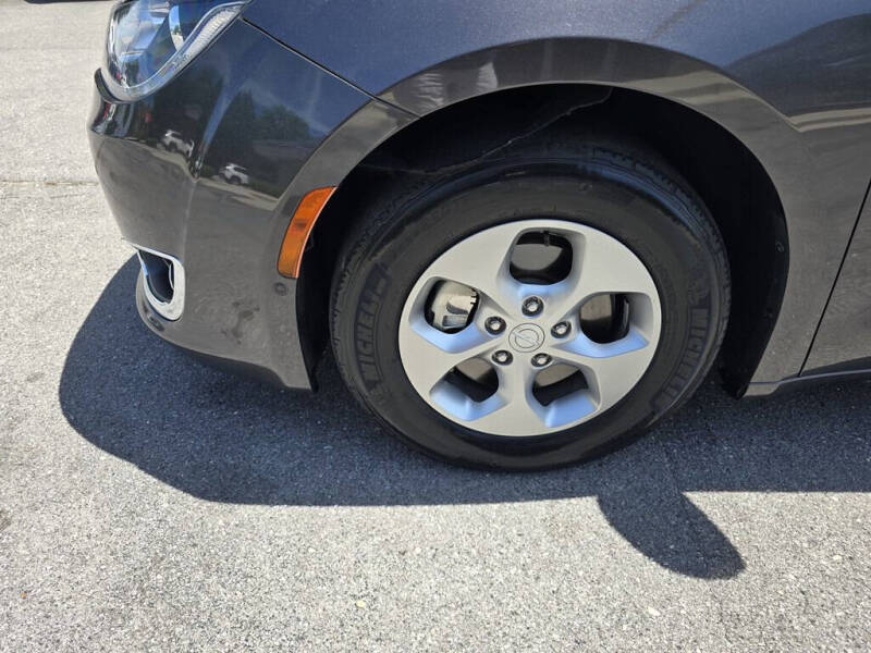 2017 Chrysler Pacifica Touring-L Plus