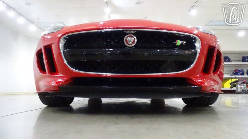 2016 Jaguar F-TYPE R