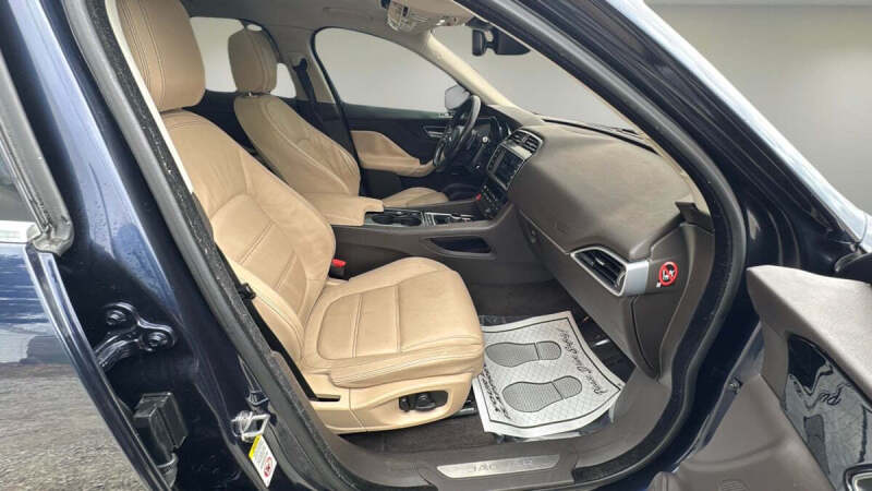 2017 Jaguar F-PACE 35t Prestige