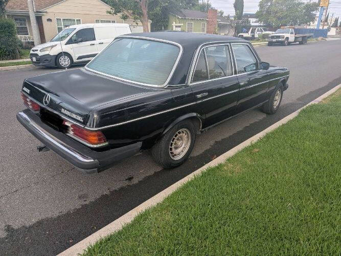 1982 Mercedes-Benz 300-Class