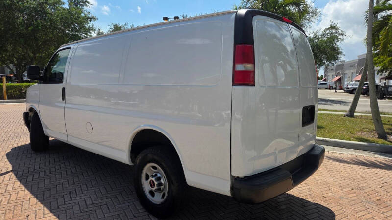 2017 GMC Savana 2500