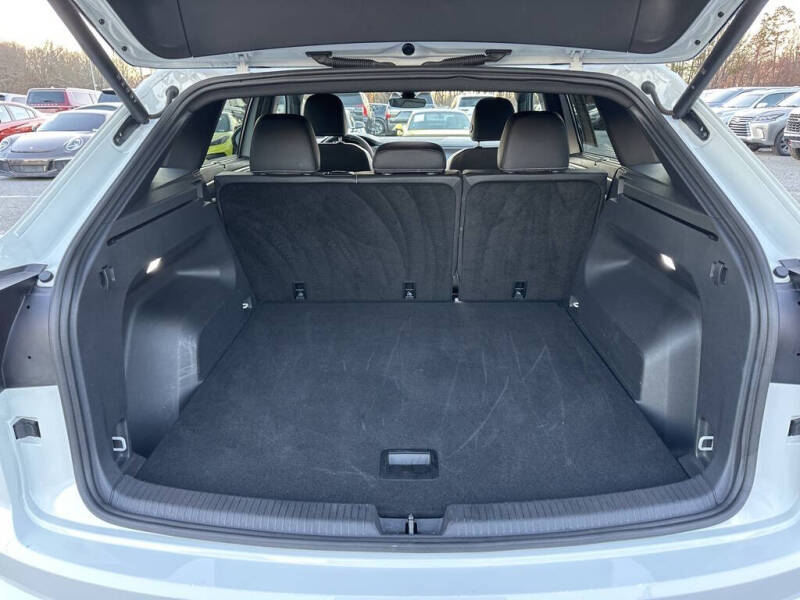 2025 Volkswagen Atlas Cross Sport SE