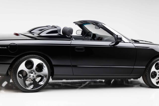 2002 Ford Thunderbird Deluxe