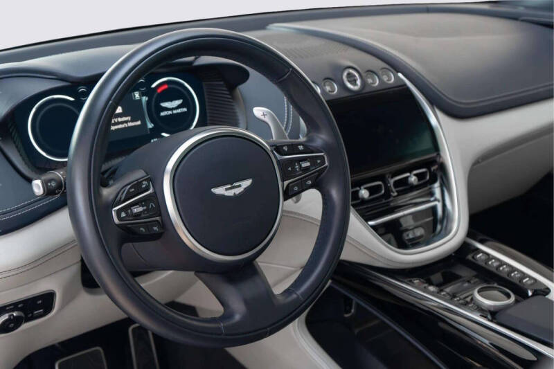 2023 Aston Martin DBX