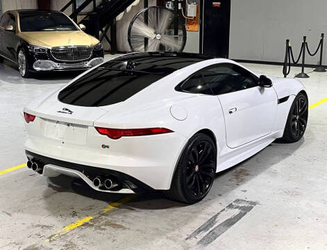 2016 Jaguar F-TYPE R