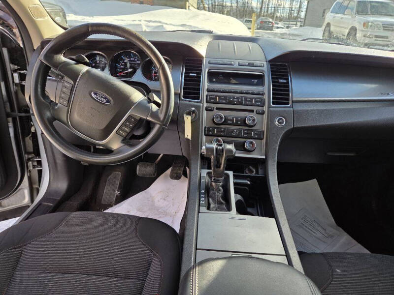 2010 Ford Taurus SEL