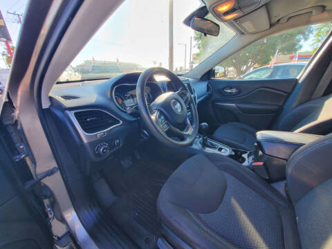 2019 Jeep Cherokee Latitude