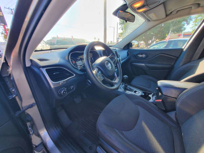 2019 Jeep Cherokee Latitude