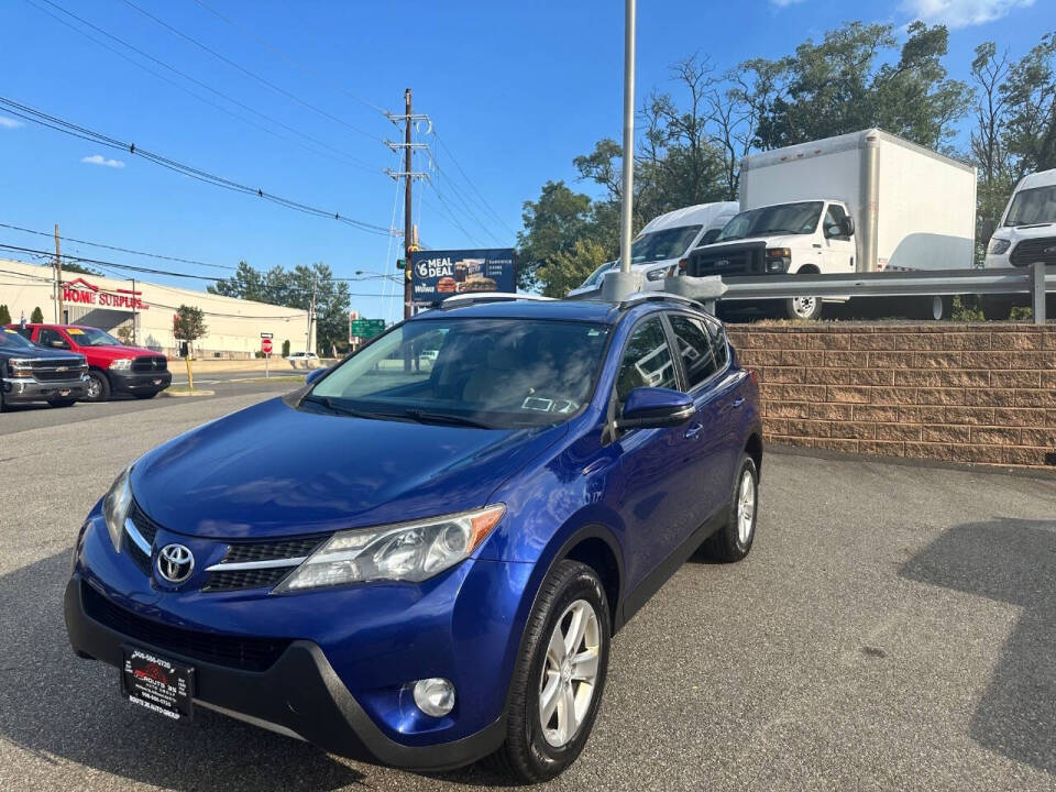 2014 Toyota RAV4 XLE's photo