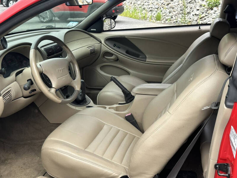 2002 Ford Mustang GT Deluxe