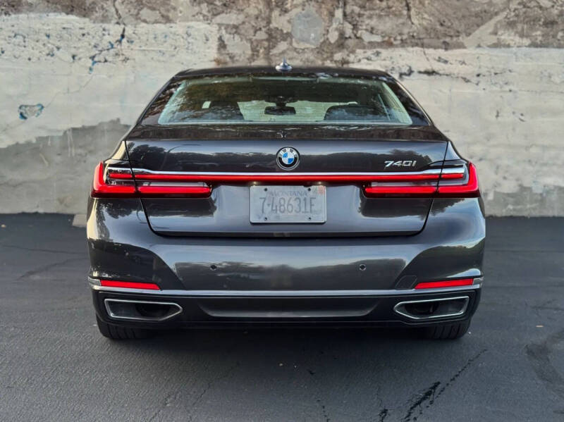 2022 BMW 7 Series 740i