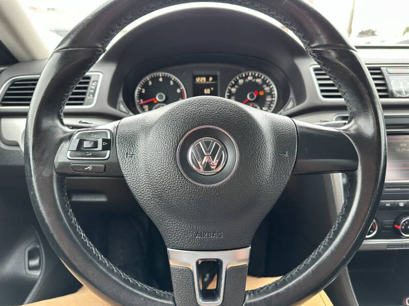 2015 Volkswagen Passat 1.8T Limited Edition