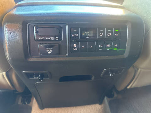 2011 Toyota Sequoia Platinum