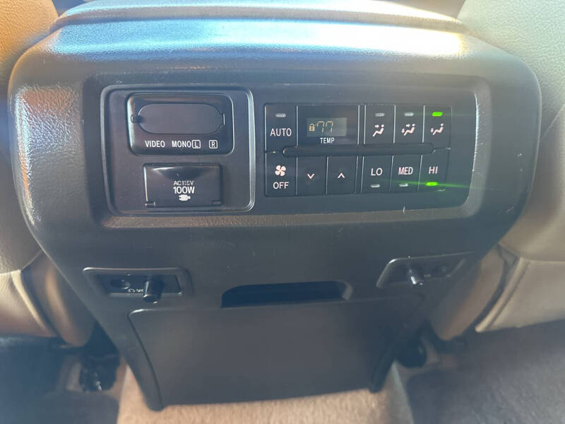 2011 Toyota Sequoia Platinum