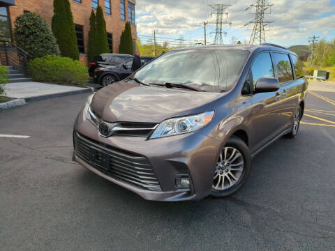 2019 Toyota Sienna for sale at Deals on Wheels in Suffern NY