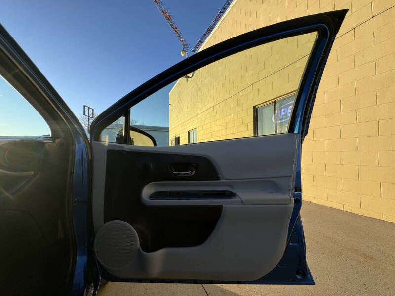 2012 Toyota Prius c Four