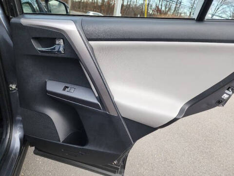 2017 Toyota RAV4 Hybrid XLE