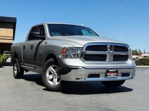 2017 RAM 1500 SLT