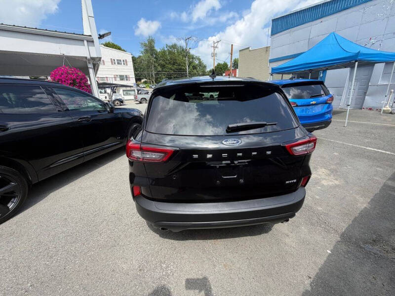 2025 Ford Escape ST-Line Select