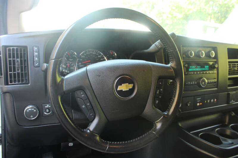 2022 Chevrolet Express 2500