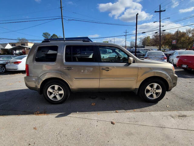 2011 Honda Pilot for sale at DAGO'S AUTO SALES LLC in Dalton, GA