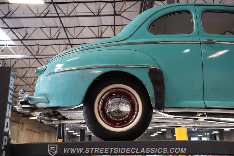 1948 Ford Deluxe