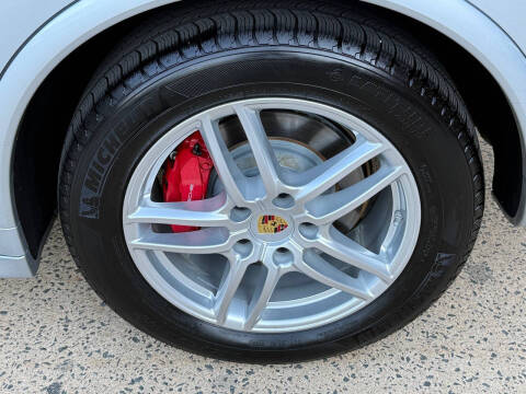 2017 Porsche Cayenne GTS