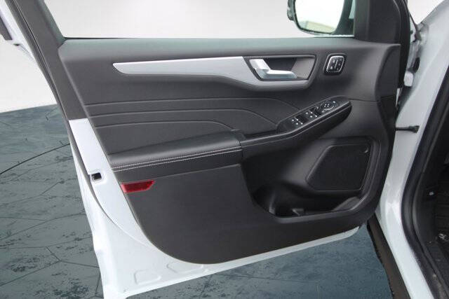 2026 Ford Escape Platinum