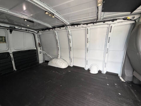 2022 Chevrolet Express 2500