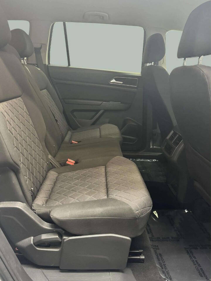 2018 Volkswagen Atlas V6 S 4Motion AWD 4dr SUV - Silver exterior view 8