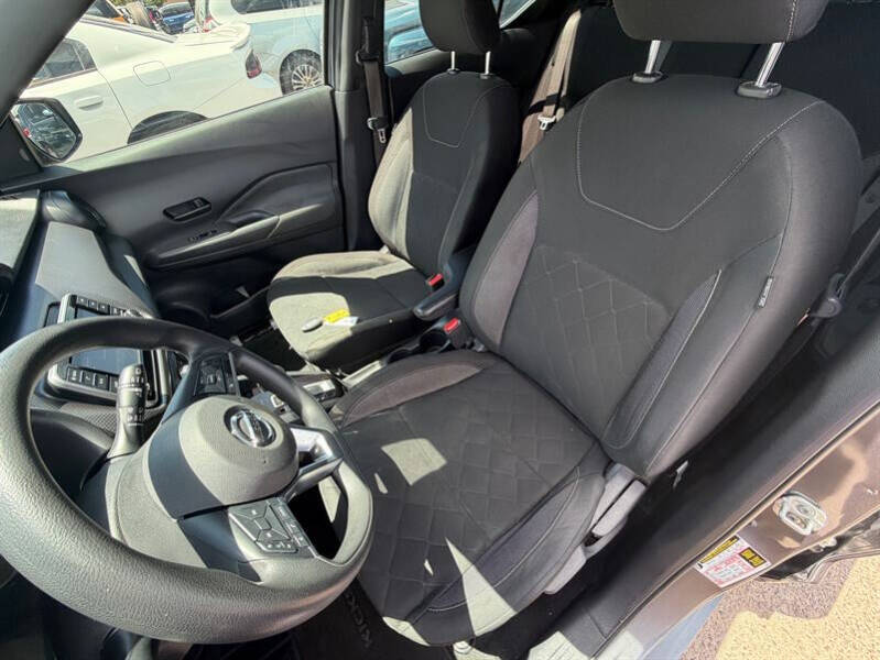 2020 Nissan Kicks S