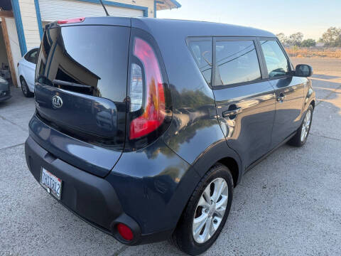2015 Kia Soul +