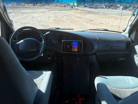 2004 Ford E-Series E-350 SD