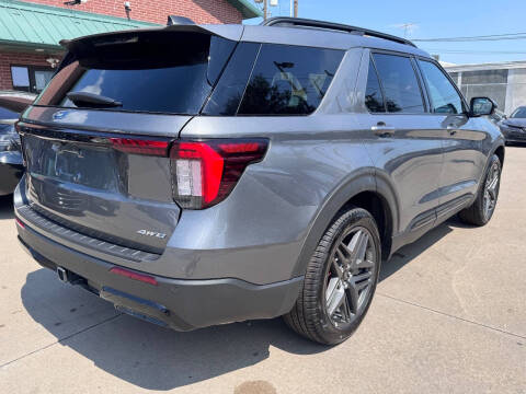 2025 Ford Explorer ST-Line