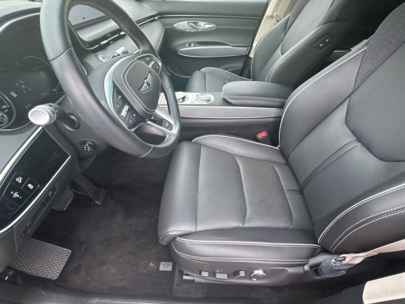 2023 Genesis Electrified GV70
