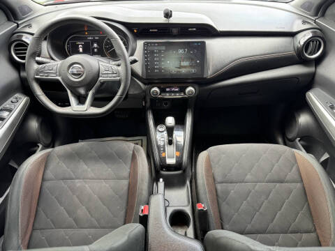 2020 Nissan Kicks SR