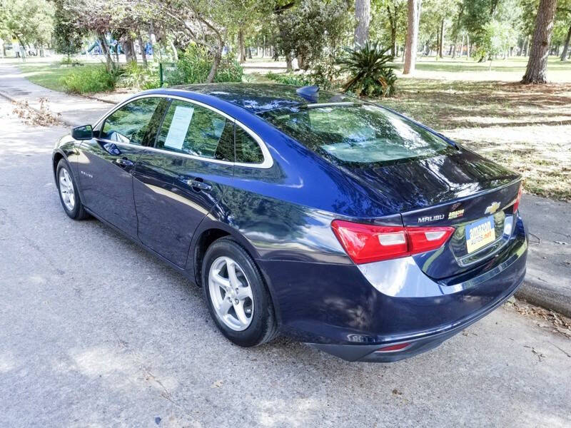 2016 Chevrolet Malibu 1LS photo 5