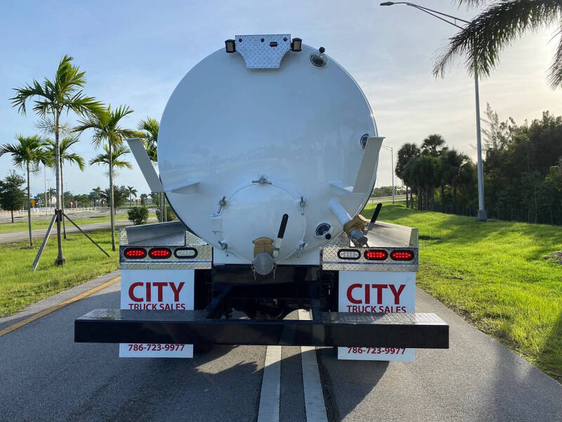 2015 Freightliner M2 106