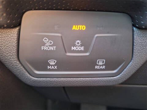 2025 Volkswagen Atlas SE