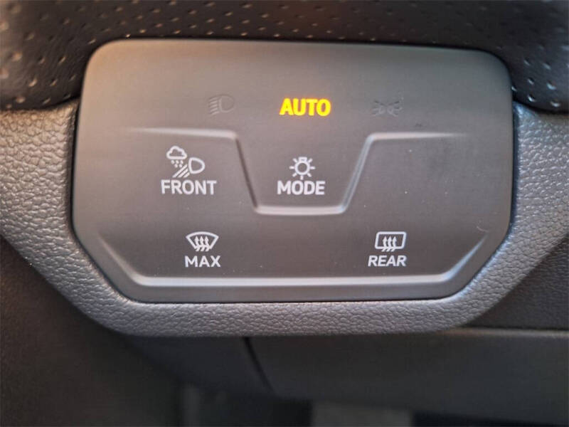 2025 Volkswagen Atlas SE