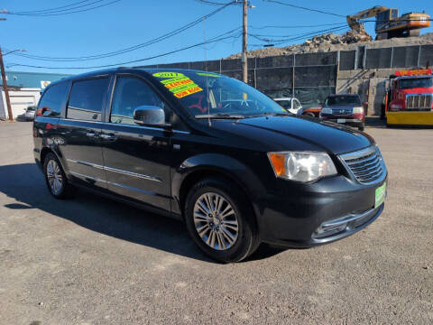 2014 Chrysler Town and Country Touring-L