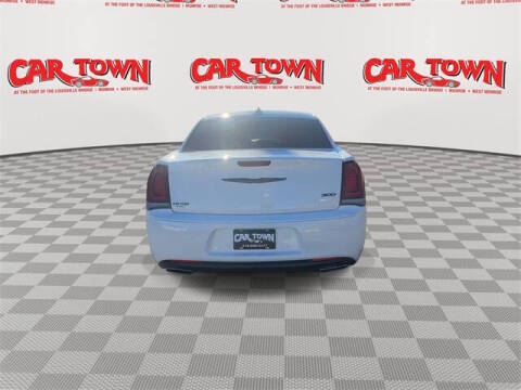 2023 Chrysler 300 Touring