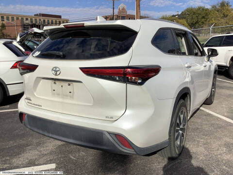 2022 Toyota Highlander XLE