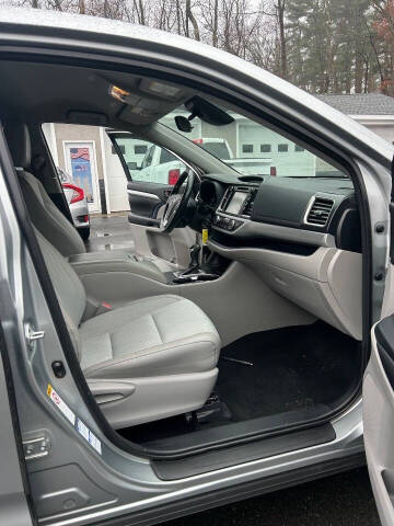 2017 Toyota Highlander LE