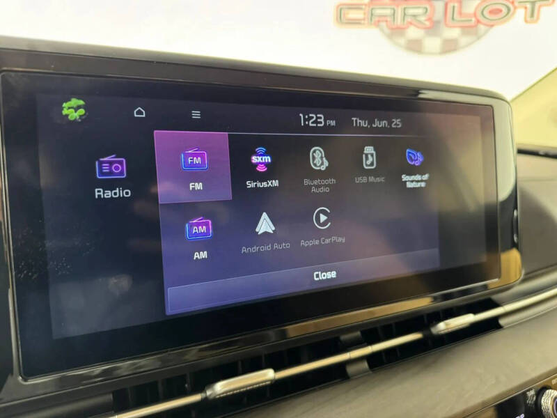 2024 Kia Carnival EX