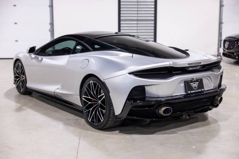 2022 McLaren GT