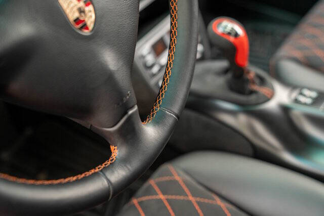 2003 Porsche 911 19