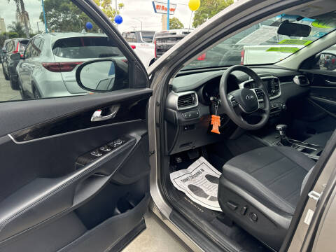 2019 Kia Sorento S V6